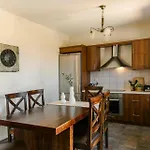Villa Melanthi *
